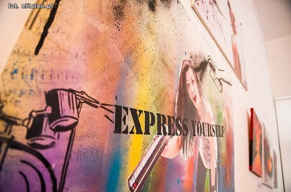 Wernisaż MONO W STEREO  Laboratorium D.N.A Działanie Nostalgia i Absurd