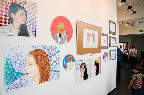 Wernisaż MONO W STEREO  Laboratorium D.N.A Działanie Nostalgia i Absurd