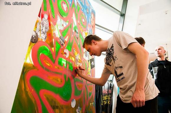 Wernisaż MONO W STEREO  Laboratorium D.N.A Działanie Nostalgia i Absurd