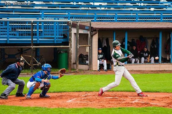 Dęby wygrywają w Kutnie