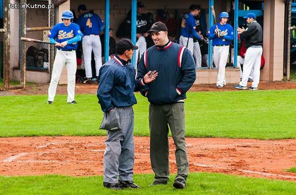 Dęby wygrywają w Kutnie