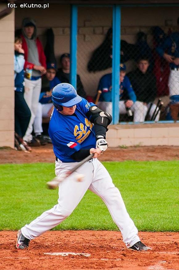 Dęby wygrywają w Kutnie