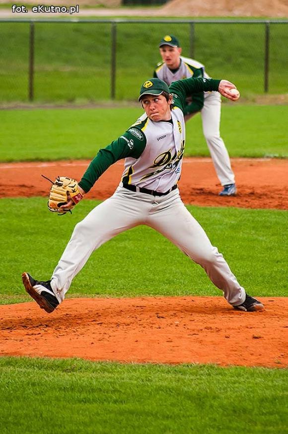 Dęby wygrywają w Kutnie