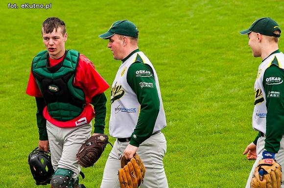 Dęby wygrywają w Kutnie