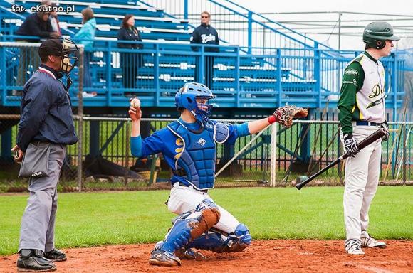 Dęby wygrywają w Kutnie