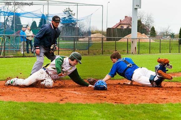 Dęby wygrywają w Kutnie