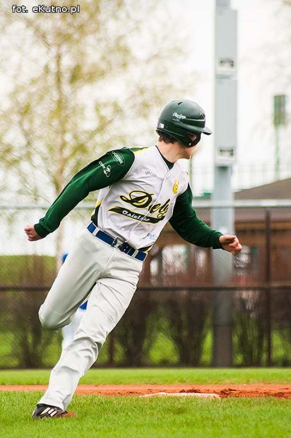 Dęby wygrywają w Kutnie