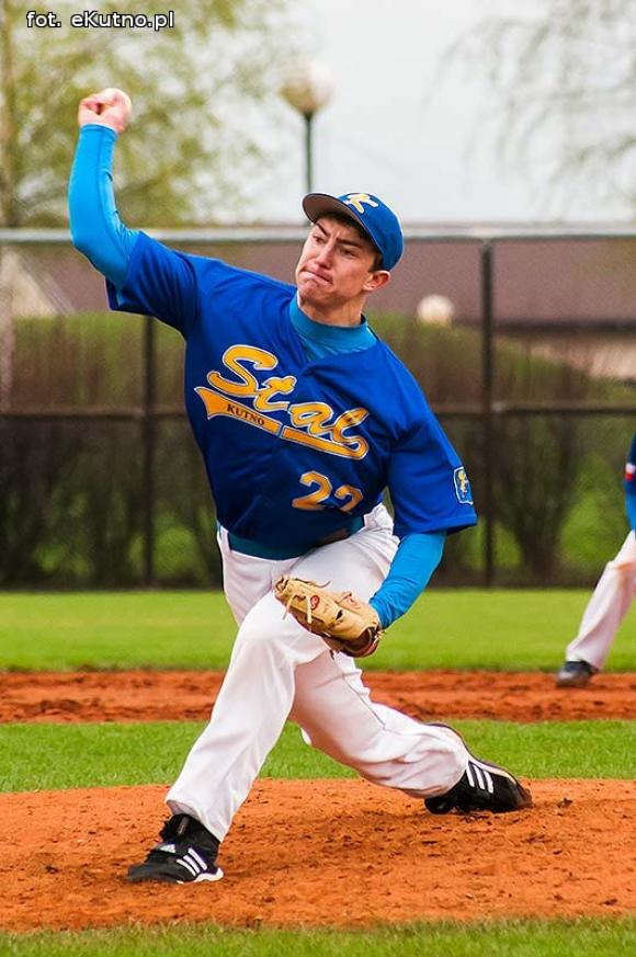 Dęby wygrywają w Kutnie