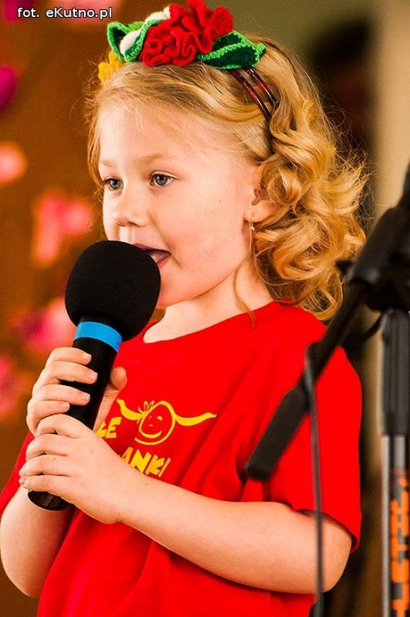 I Powiatowy Festiwal Piosenki Biesiadnej w Bedlnie