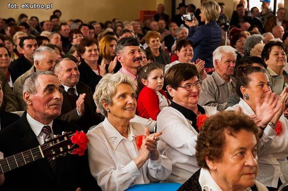 I Powiatowy Festiwal Piosenki Biesiadnej w Bedlnie