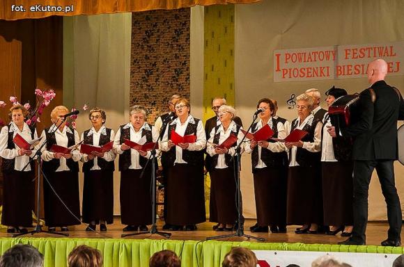 I Powiatowy Festiwal Piosenki Biesiadnej w Bedlnie