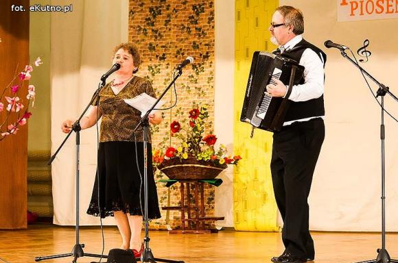 I Powiatowy Festiwal Piosenki Biesiadnej w Bedlnie