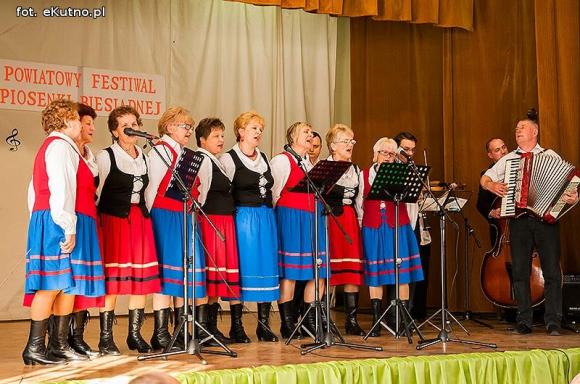 I Powiatowy Festiwal Piosenki Biesiadnej w Bedlnie