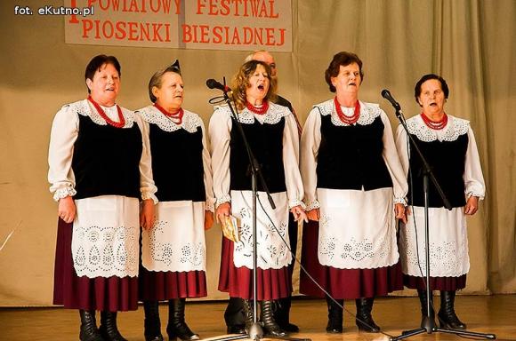 I Powiatowy Festiwal Piosenki Biesiadnej w Bedlnie