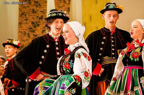 I Powiatowy Festiwal Piosenki Biesiadnej w Bedlnie