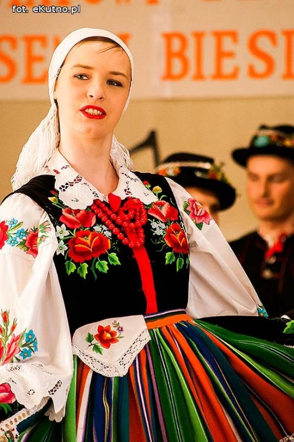 I Powiatowy Festiwal Piosenki Biesiadnej w Bedlnie