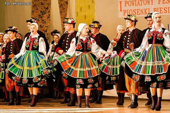 I Powiatowy Festiwal Piosenki Biesiadnej w Bedlnie