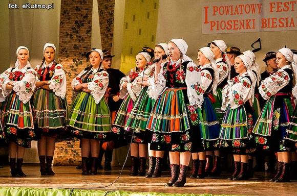 I Powiatowy Festiwal Piosenki Biesiadnej w Bedlnie