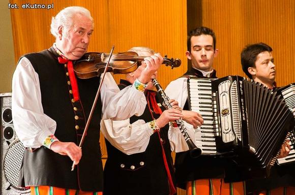 I Powiatowy Festiwal Piosenki Biesiadnej w Bedlnie