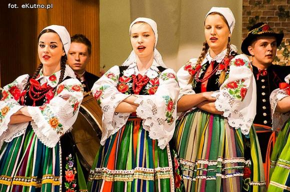 I Powiatowy Festiwal Piosenki Biesiadnej w Bedlnie