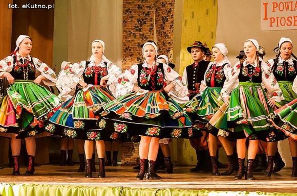 I Powiatowy Festiwal Piosenki Biesiadnej w Bedlnie