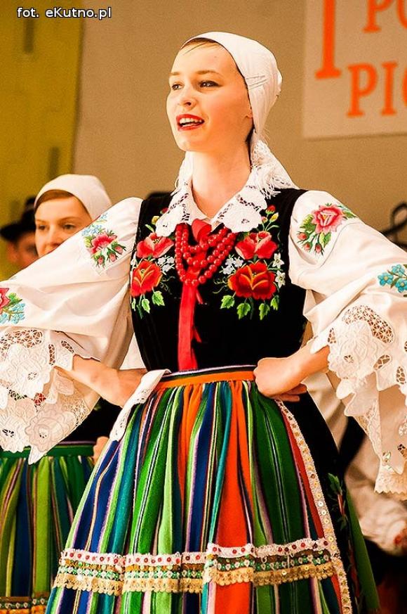 I Powiatowy Festiwal Piosenki Biesiadnej w Bedlnie