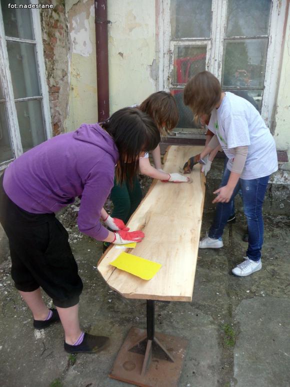 Warto zobaczyć - galeria turystyczna gminy Kutno: Stawiają tablice informacyjne