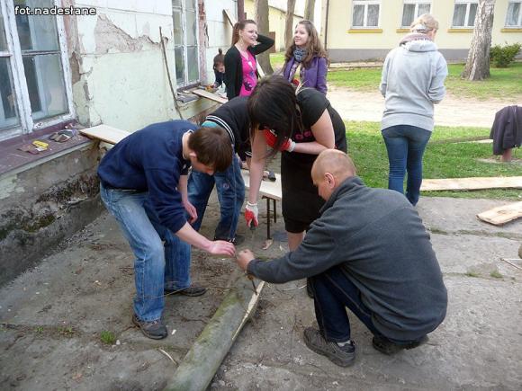 Warto zobaczyć - galeria turystyczna gminy Kutno: Stawiają tablice informacyjne