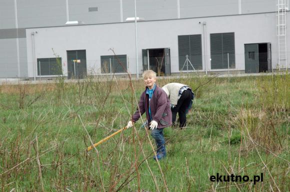 DNI ZIEMI: Mieszkańcy sprzątali w Podstrefie Kutno