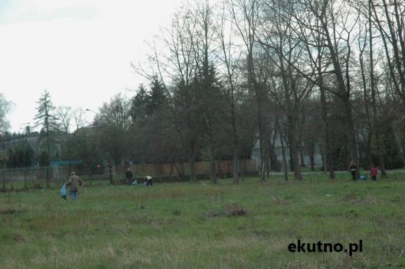 DNI ZIEMI: Mieszkańcy sprzątali w Podstrefie Kutno
