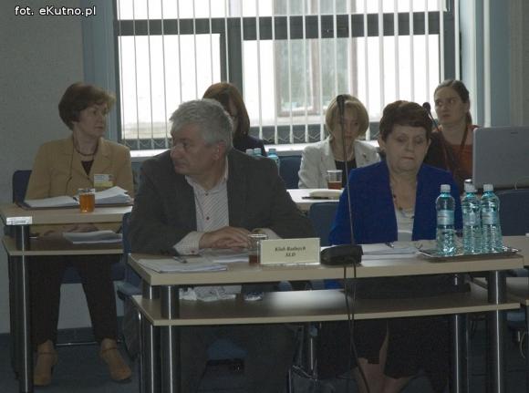 Afera zaproszeniowa. Serenda przeciw Staroście