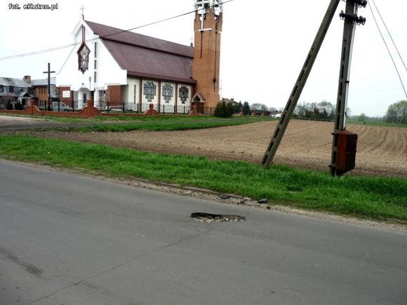 Problemy z asfaltem. Jesienna w opłakanym stanie