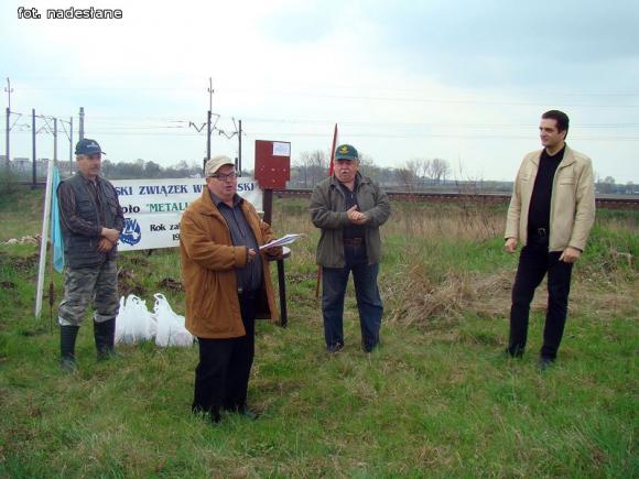 Jarosław Koliński z Pucharem Wójta Gminy Nowe Ostrowy