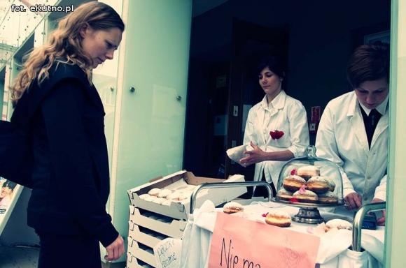 Musi być jakieś życie na osiedlu