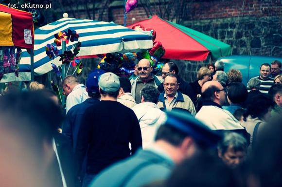 Musi być jakieś życie na osiedlu