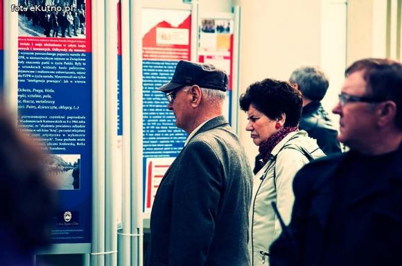 Musi być jakieś życie na osiedlu