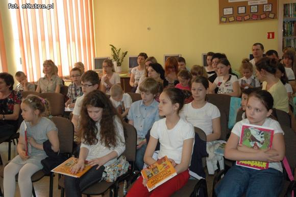 Co się mieści w wagonach Lokomotywy? VII powiatowy konkurs plastyczny rozstrzygnięty