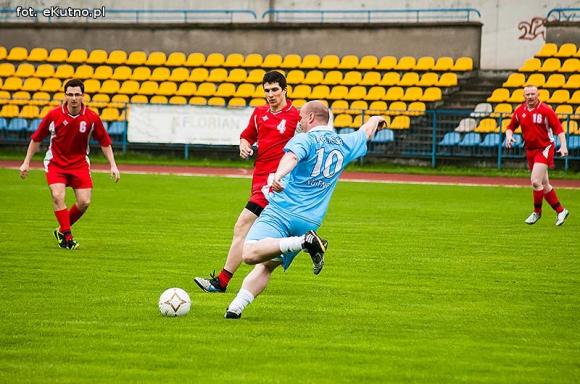 Policjanci pokonali księży. Pożegnanie proboszcza Jana Dobrodzieja