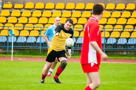 Policjanci pokonali księży. Pożegnanie proboszcza Jana Dobrodzieja