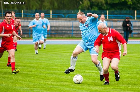 Policjanci pokonali księży. Pożegnanie proboszcza Jana Dobrodzieja