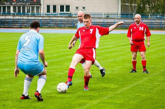 Policjanci pokonali księży. Pożegnanie proboszcza Jana Dobrodzieja