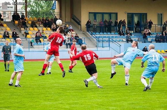 Policjanci pokonali księży. Pożegnanie proboszcza Jana Dobrodzieja