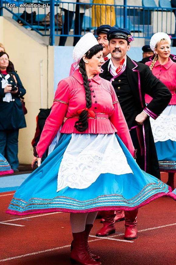 Policjanci pokonali księży. Pożegnanie proboszcza Jana Dobrodzieja