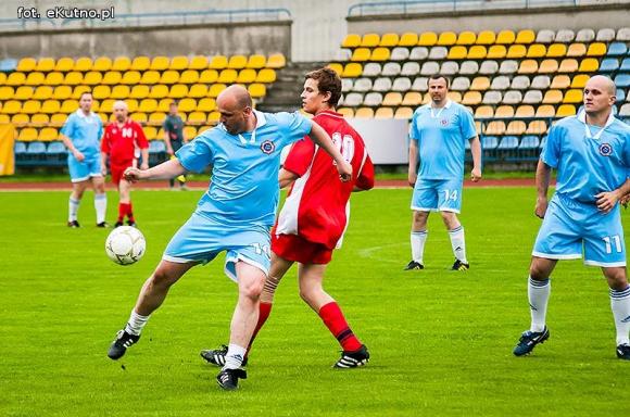 Policjanci pokonali księży. Pożegnanie proboszcza Jana Dobrodzieja