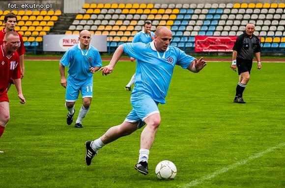 Policjanci pokonali księży. Pożegnanie proboszcza Jana Dobrodzieja