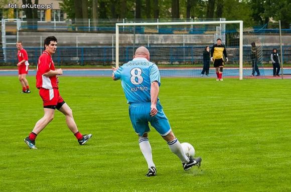 Policjanci pokonali księży. Pożegnanie proboszcza Jana Dobrodzieja