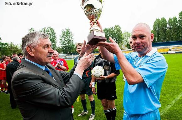 Policjanci pokonali księży. Pożegnanie proboszcza Jana Dobrodzieja