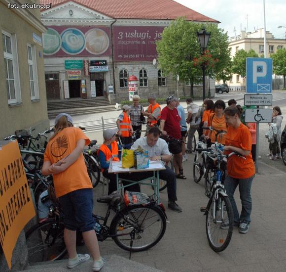 Pod patronatem eKutno.pl: Lokomotywa Tuwima rządzi