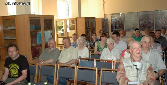 Niezłomny patriota. Wyznanie esbeka - Ksiądz Lipski jest wierny i mnie nie zdradzi