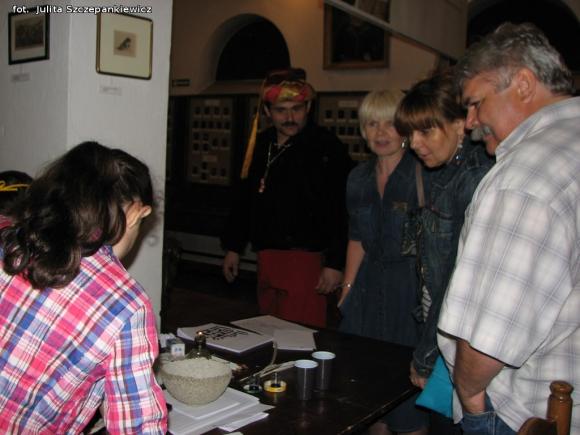 Kawa, listy, wypiekanie pity i Szeherezada. Noc w krośniewickim Muzeum